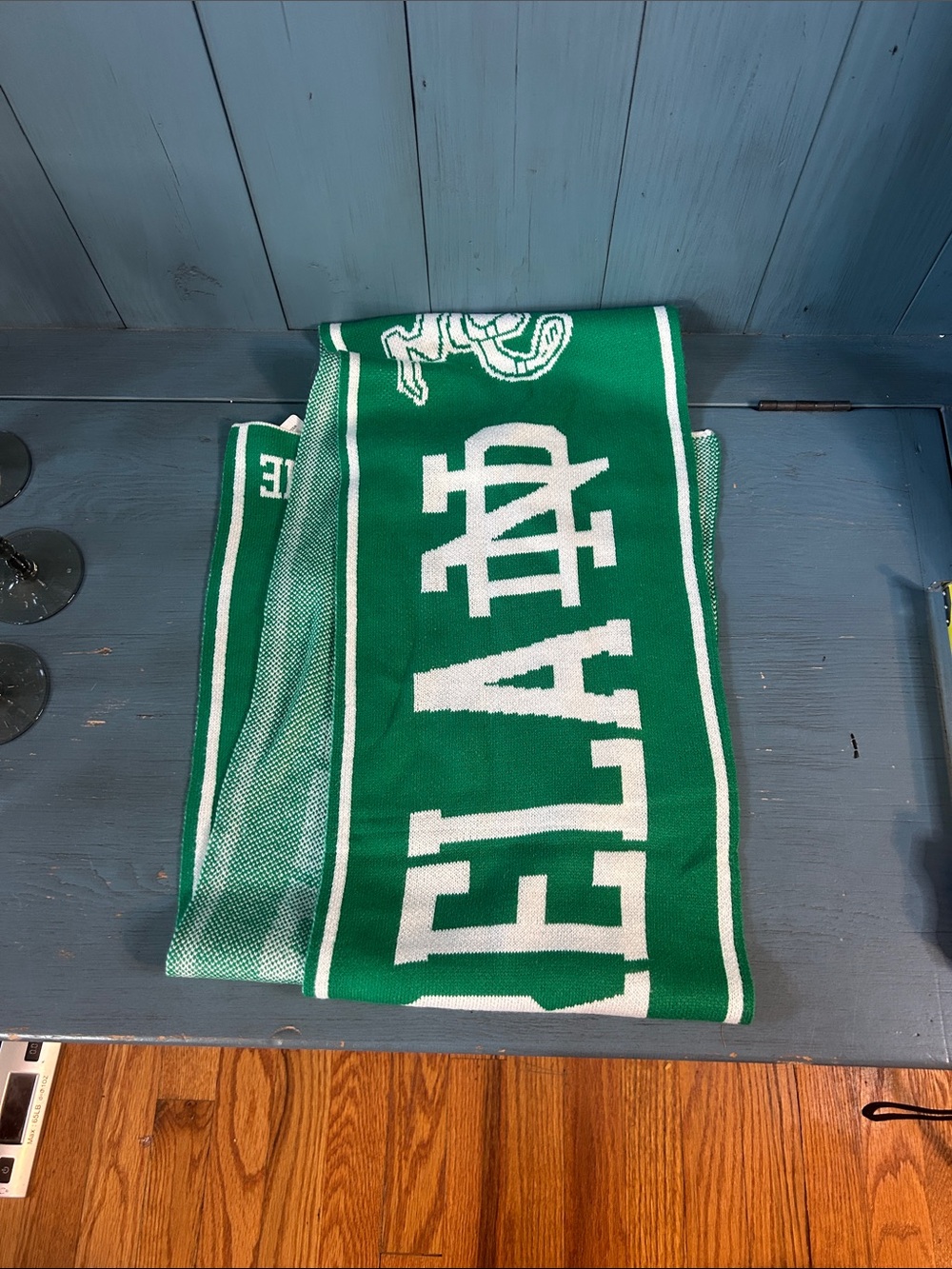 The Fighting Irish ☘️ Notre Dame University Green & White Knit Scarf - New